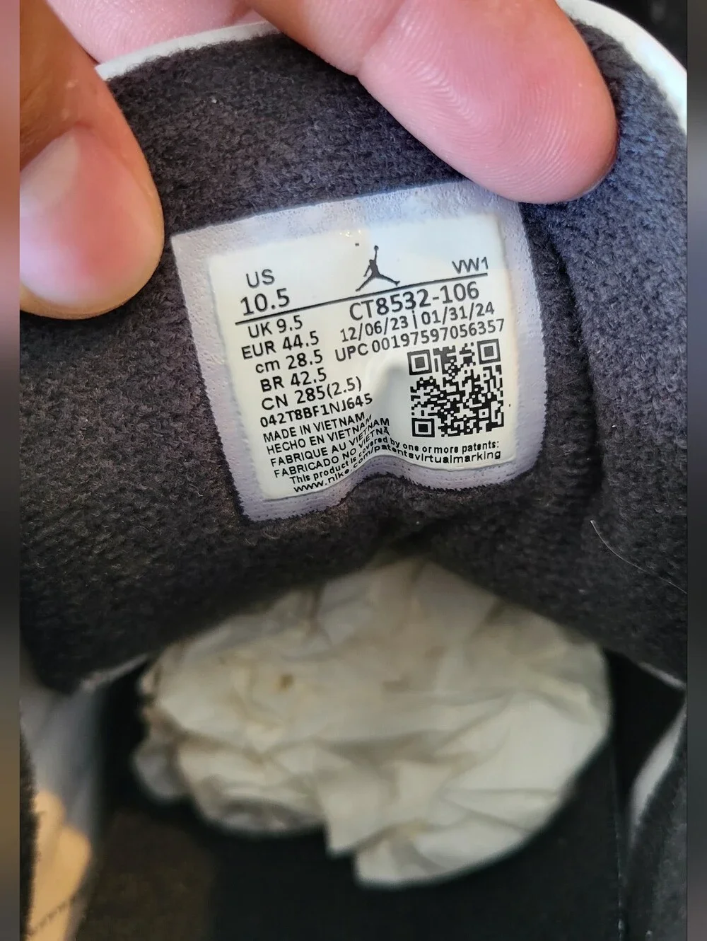 Jordan Retro 3 Sneakers in White, Black and Gray